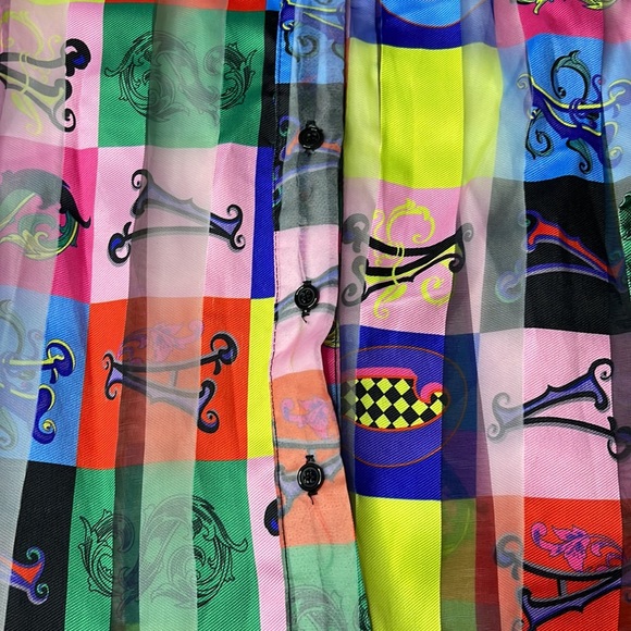 Ladies top! - Picture 3 of 11